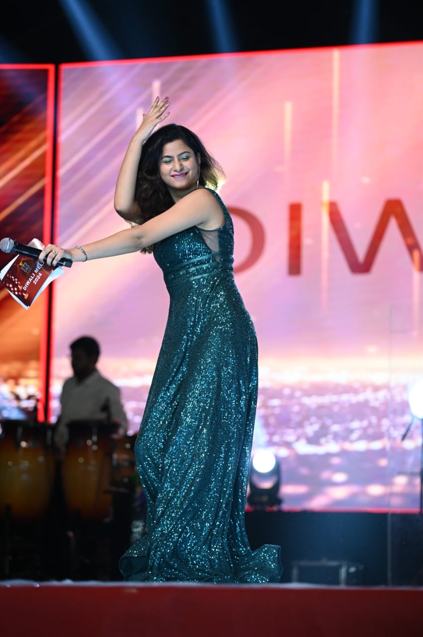emcee in Mumbai, female emcee Mumbai, Diwali event anchor Mumbai, Navynagar Diwali Mela host, event anchor India, professional emcee for cultural events, society event emcee, festive show anchor Mumbai.